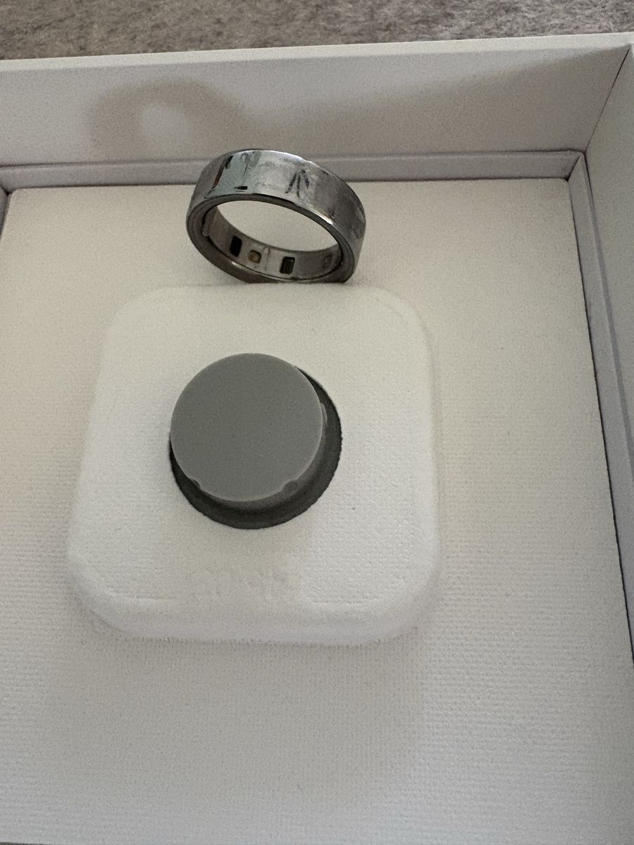 OURA Ring 4 Silver Size 12 Smart Health Tracker in Original Box