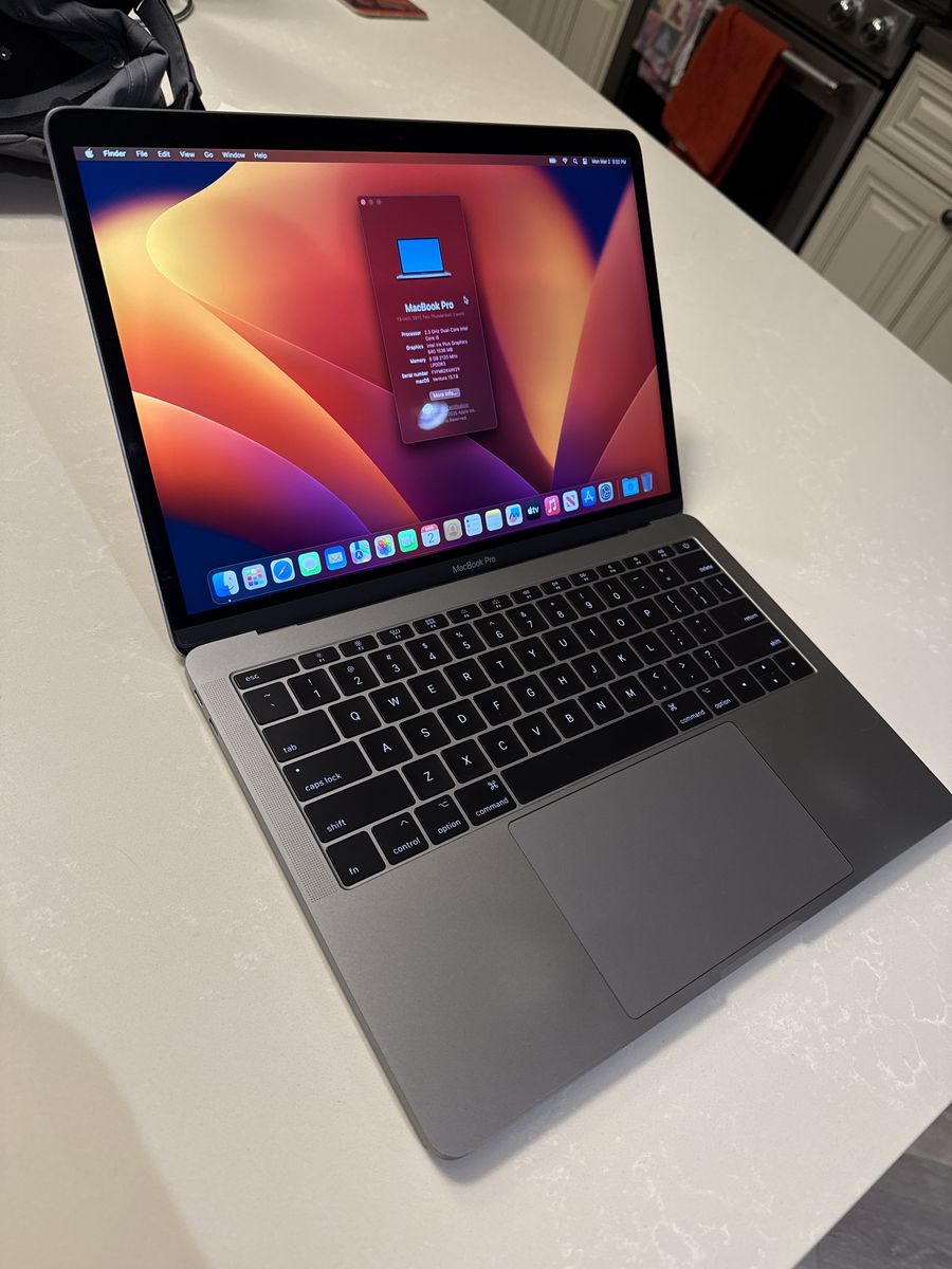 MacBook Pro (2017, 13-inch, Intel i5, 8 GB RAM)