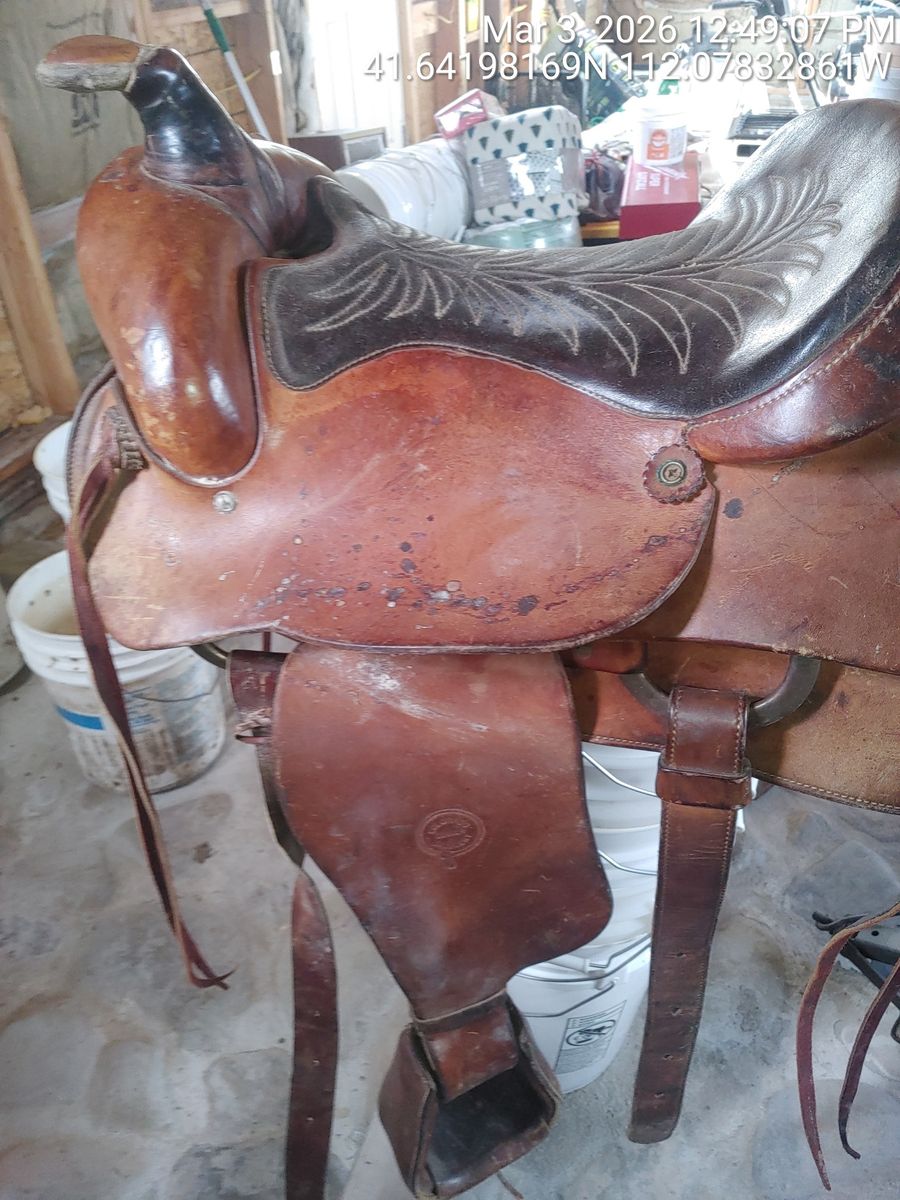 Colorado Denver Saddlery Saddle with saddle blanket