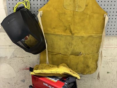Lincoln Electric Weld-Pak 90i MIG Welder with Helmet, Apron, and Gloves