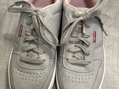 Women's Levi Sneakers Size 7