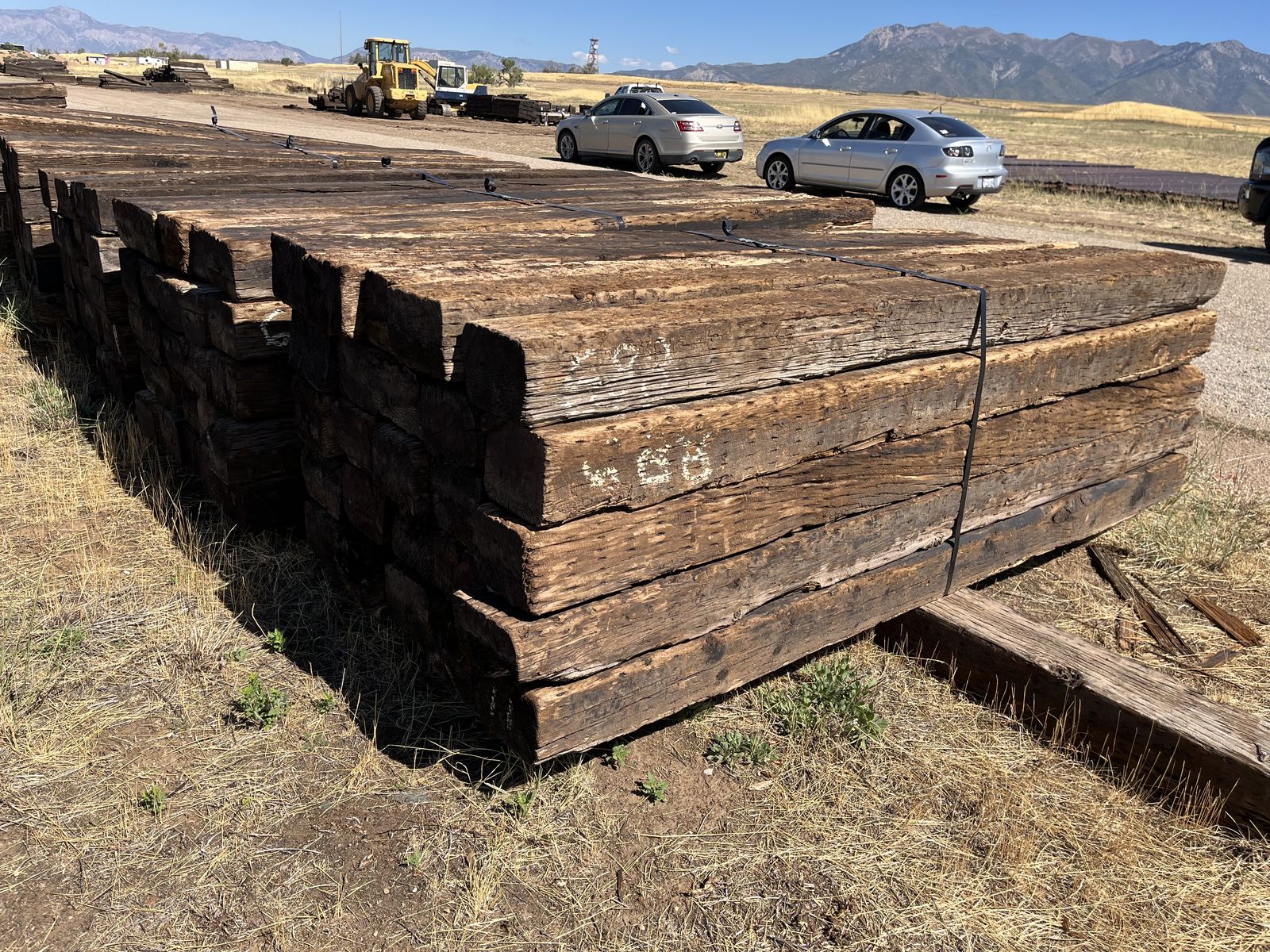 8' USED RAILROAD TIES - $625/BUNDLE