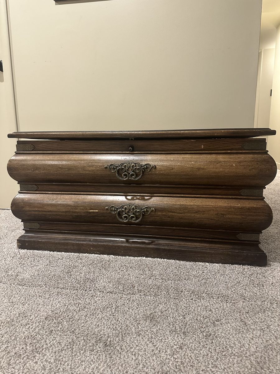 Vintage Lane Wood Cedar Chest Blanket Storage Box Ornate Hardware
