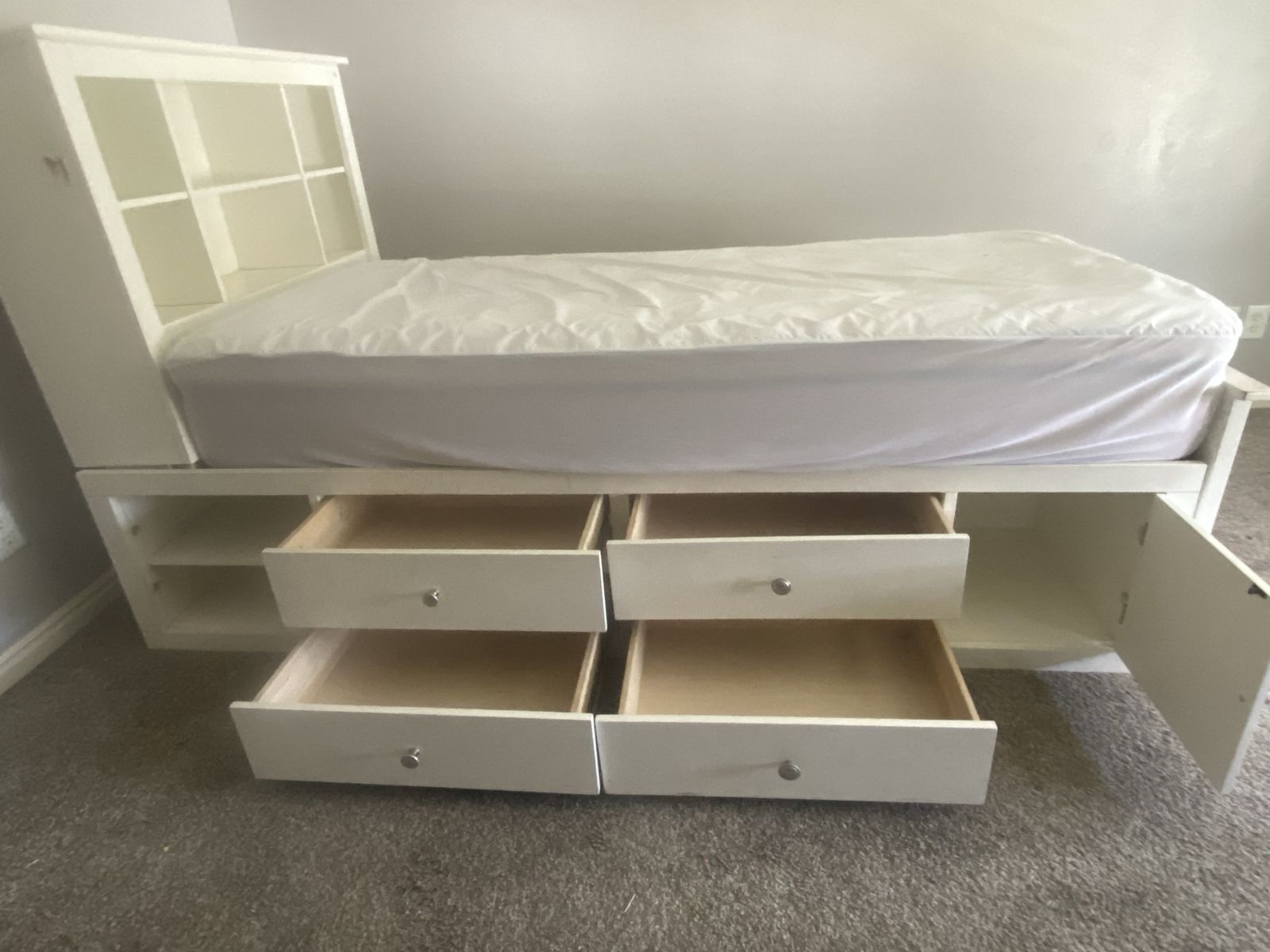 Twin bed