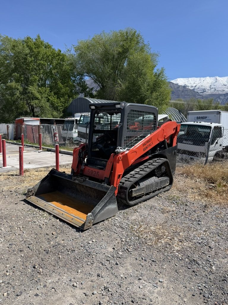 Bobcat Track Skid CTL for Rent - Kubota SVL65 with Enclosed Cab