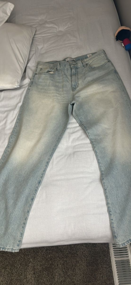 American Eagle Light Wash Relaxed Fit Denim Jeans - Men's Size 34x32