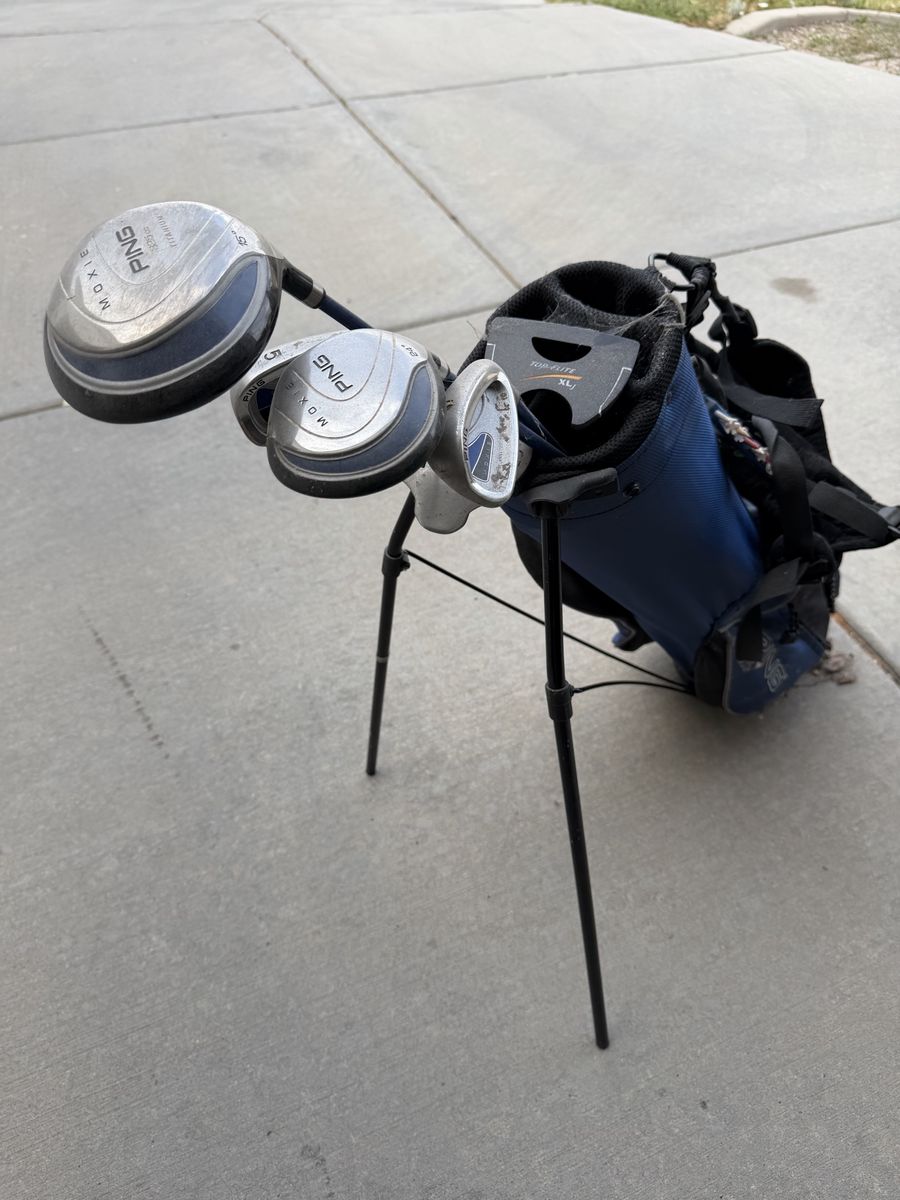 PING Moxie 325cc Titanium Junior Golf Club Set - Driver, Woods, 5 Iron, Blue Stand Bag