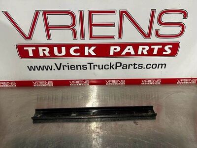 Peterbilt 389 Bracket
