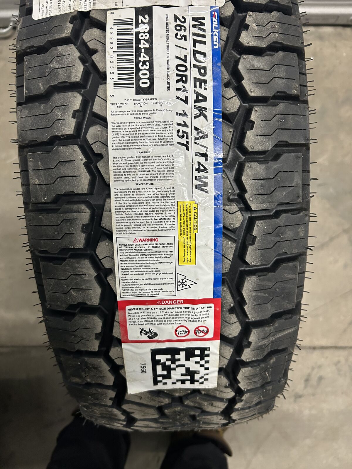 (4) New Falken 265/70R17