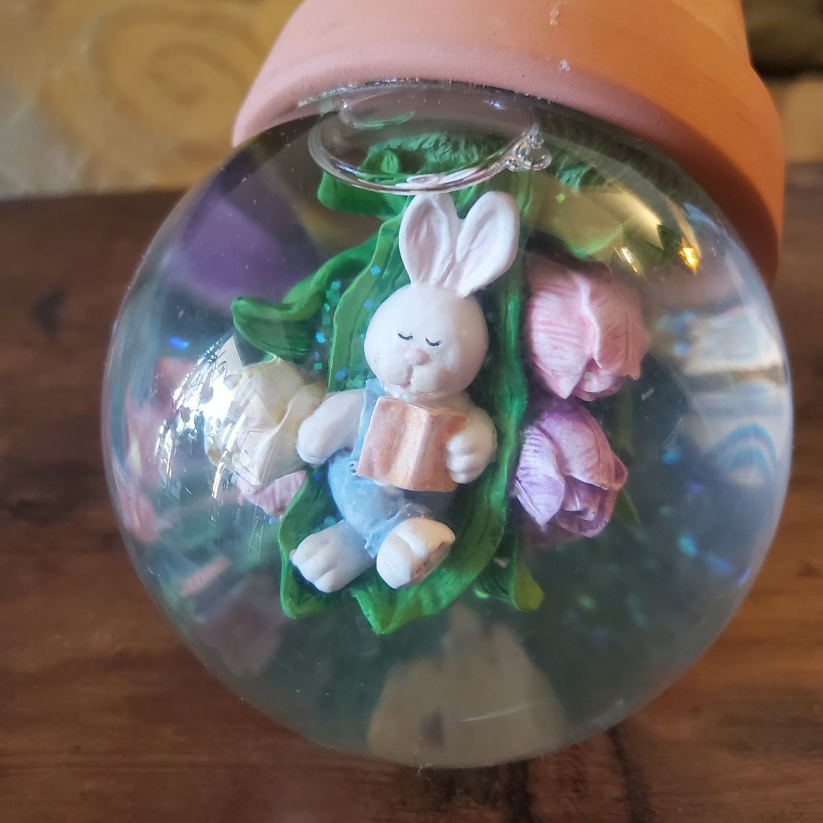 Easter Rabbit Brand New Floral Globe