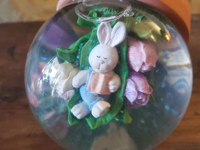 Easter Rabbit Brand New Floral Globe