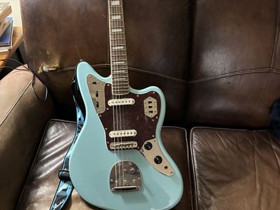 Squier Classic Vibe '70s Jaguar Electric Guitar - Daphne Blue