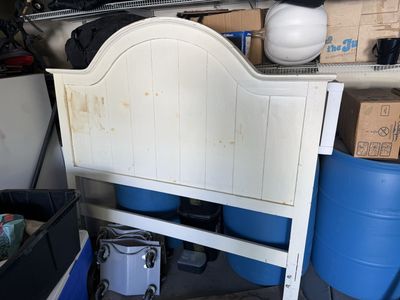 White Wooden Arch Headboard with Metal Bed Frame. Queen size