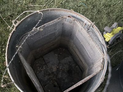 Honey extractor