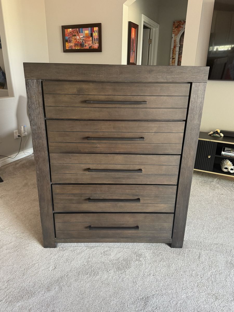 Dresser - RC Willey