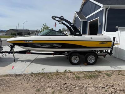 Malibu surf boat