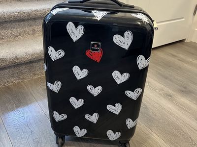 Hardside carry-on luggage - black & white heart print | 22"