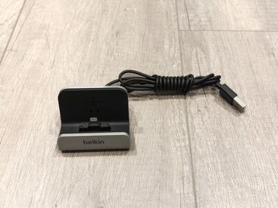 Belkin Apple iPhone USB Lightning Desktop Charger