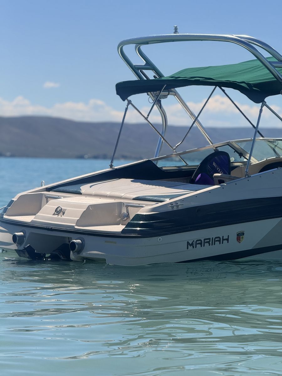 1995 Mariah Shabah Z212 ski boat