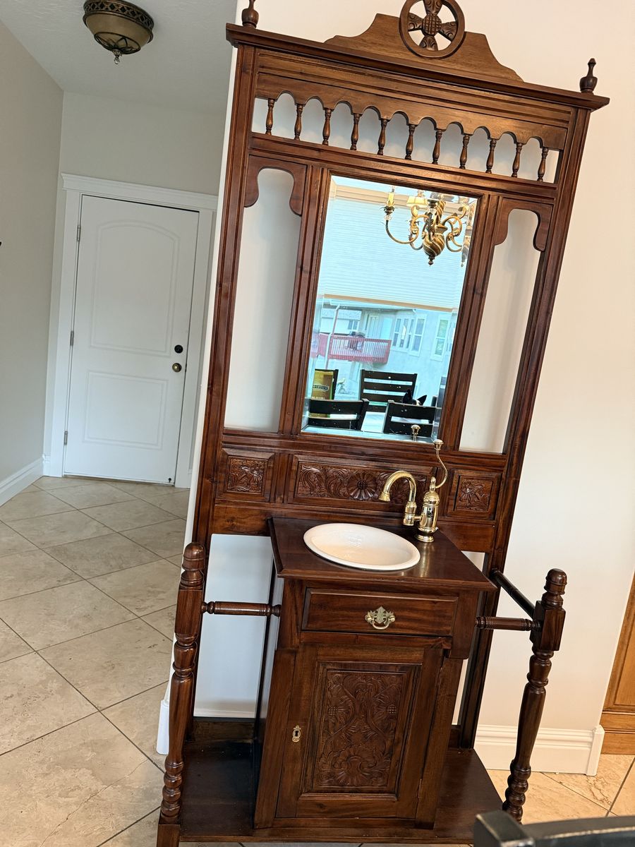 Antique-Style Victorian Wood Vanity / Washstand with Mirror