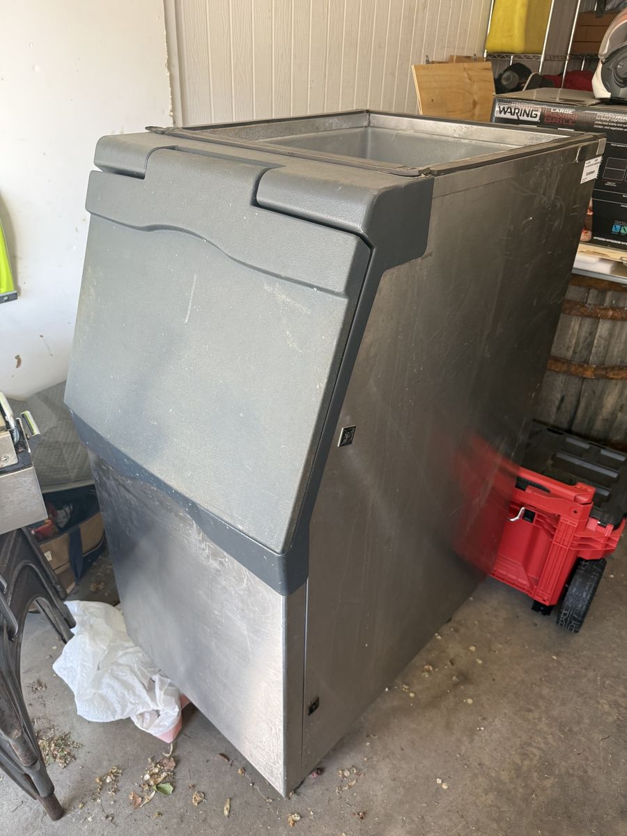 Scotsman ice machine bin B322s