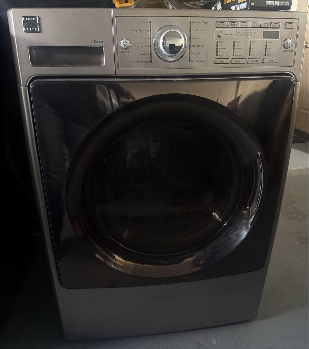 Matching Kenmore Washer & Dryer Set with Pedestals