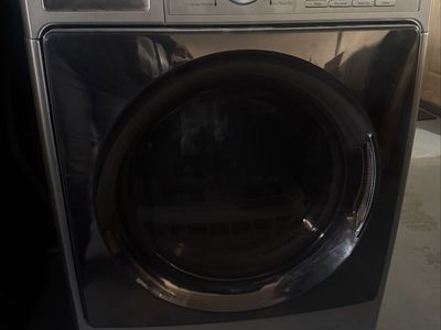 Matching Kenmore Washer & Dryer Set with Pedestals