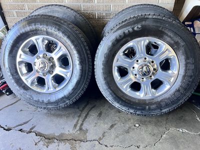 Dodge Ram 2500 Wheels and Tires 8x6.5