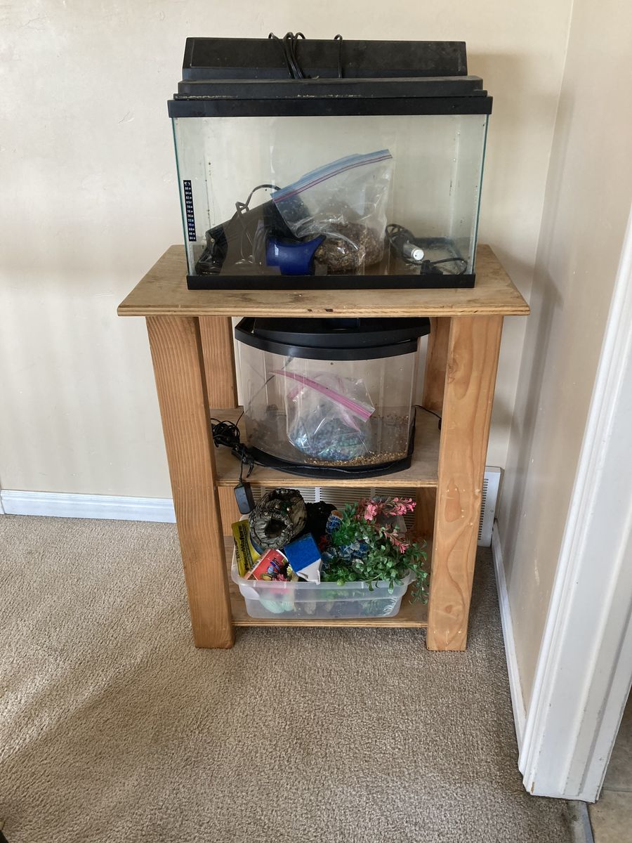 2 Fish Tanks! With Accessories And Fish