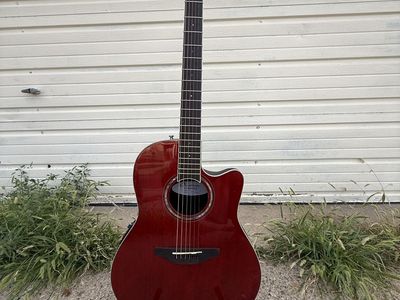 Ovation Celebrity CS28 Acoustic-Electric Guitar – Excellent Condition – Plays Perfect