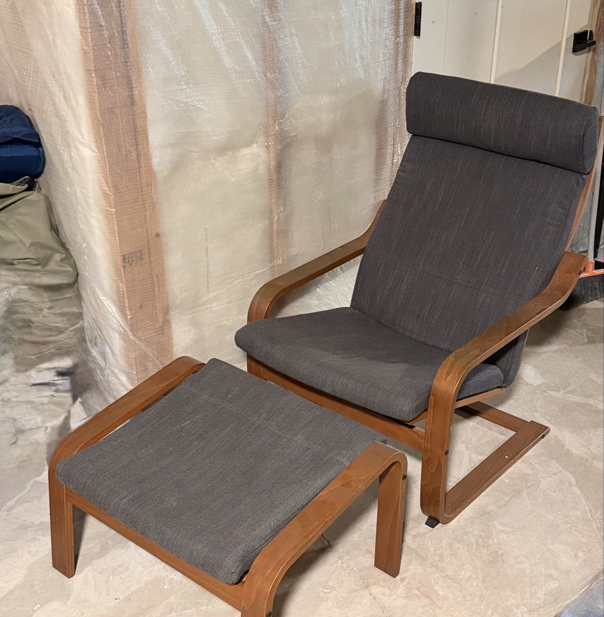 Armchair and Ottoman Set – Dark Gray / Wood