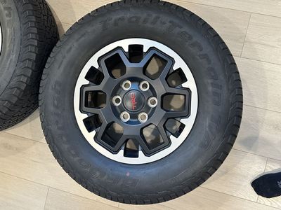 2024-2026 Toyota Tacoma TRD Off-Road OEM Wheel & Tire – 265 70R17