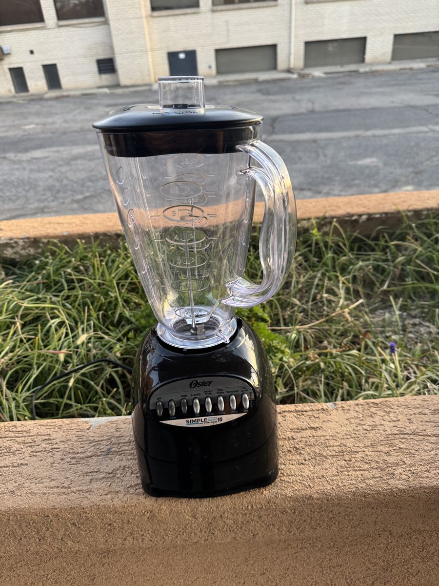 Oster Black 10-Speed Blender