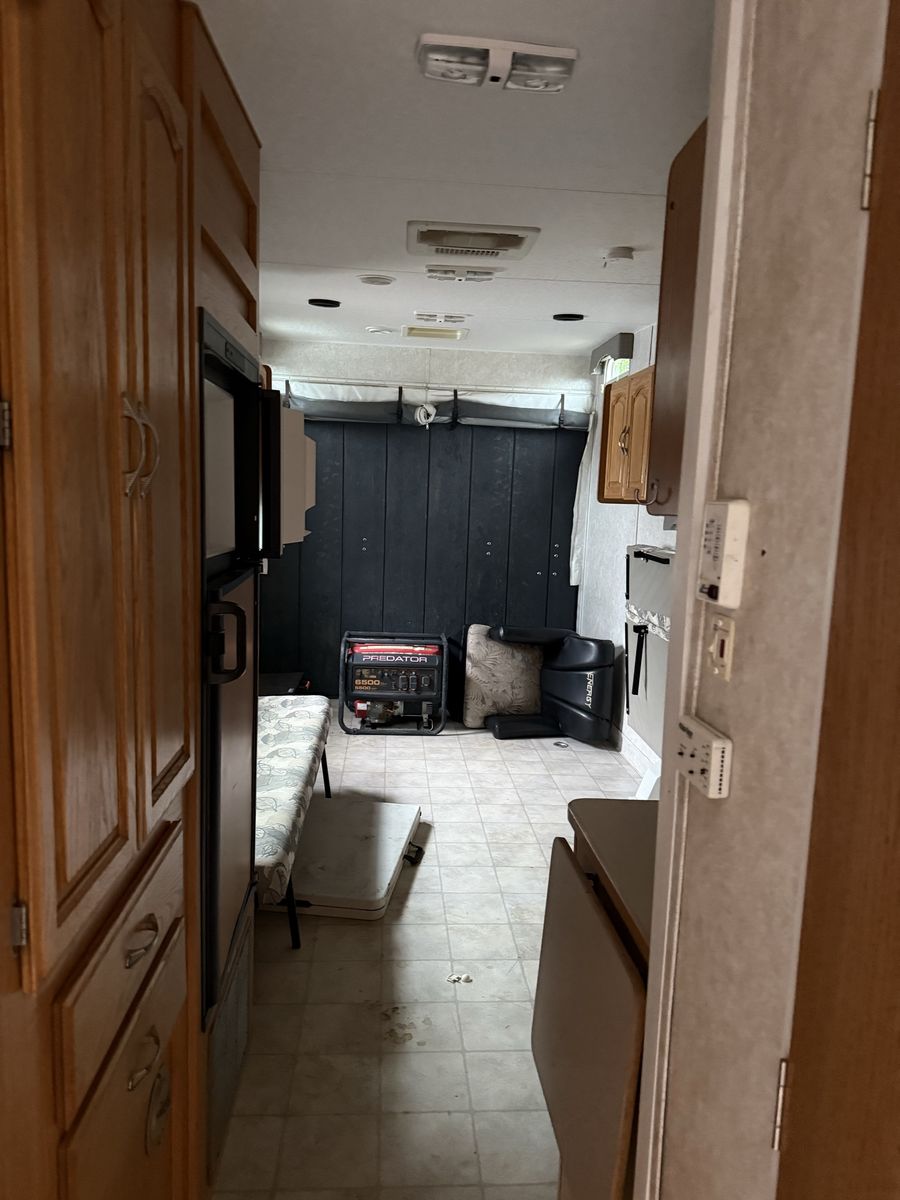 Main image 3