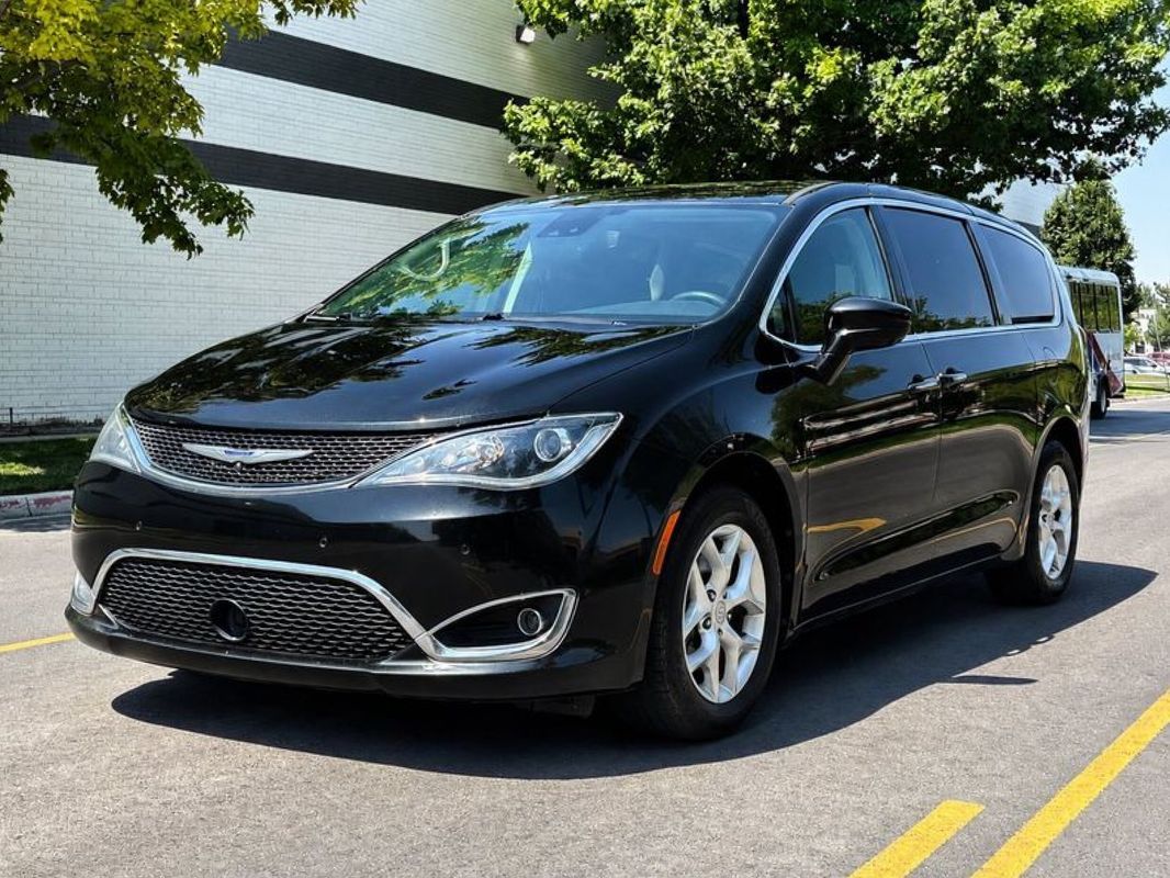 2020 Chrysler Pacifica Touring