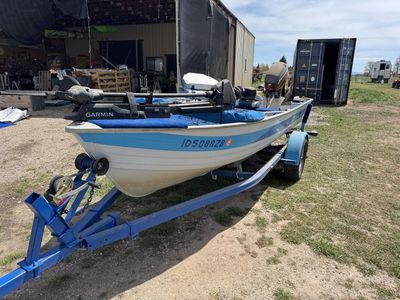 Aluminum boat