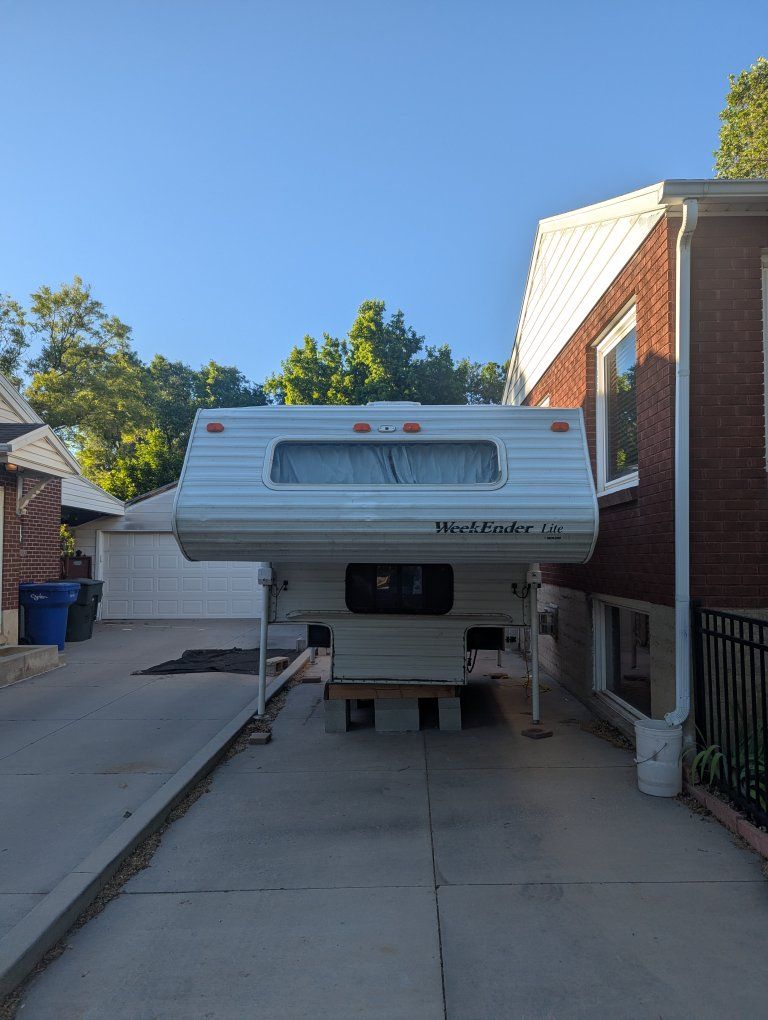 1998 Skyline WeekEnder Lite Truck Camper