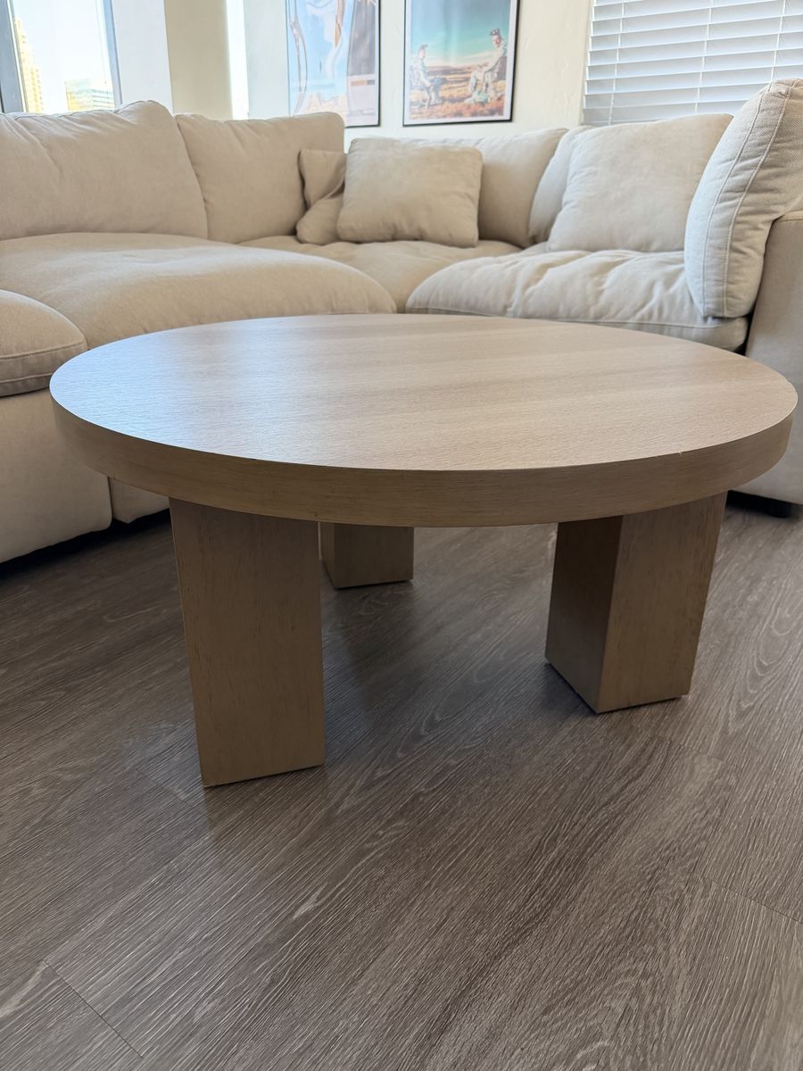 Mesa Round Coffee Table
