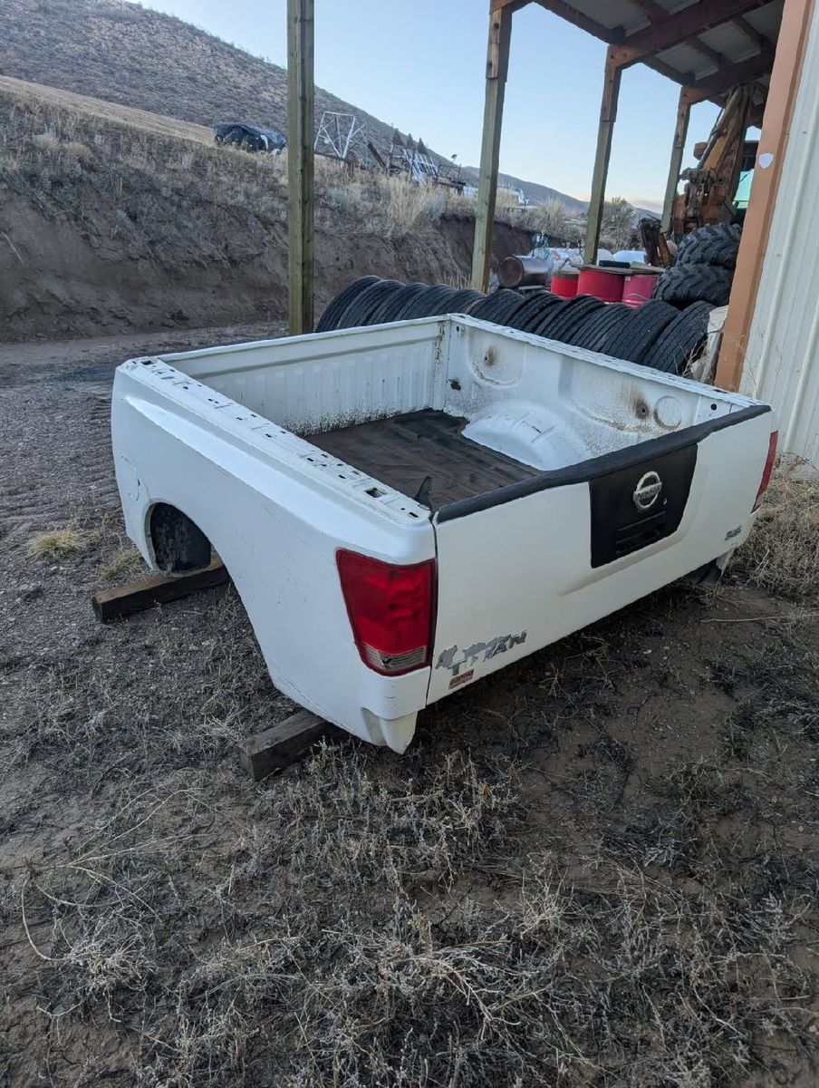 2004-2012 Nissan Titan rear body, tailgate no rust