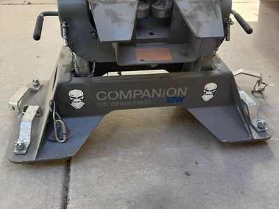 B&W 5th hitch ( fits Ford only)