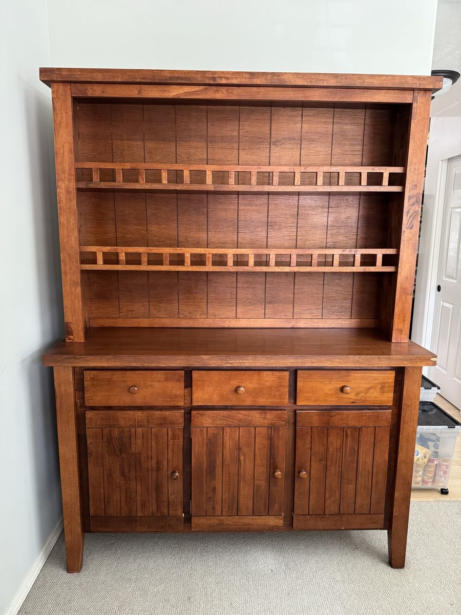 Buffet Hutch
