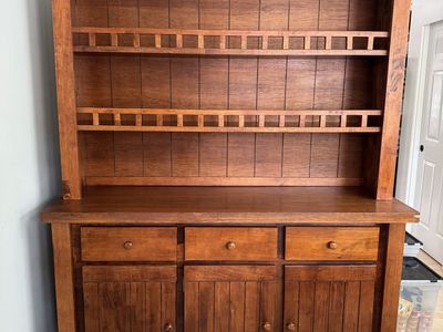 Buffet Hutch