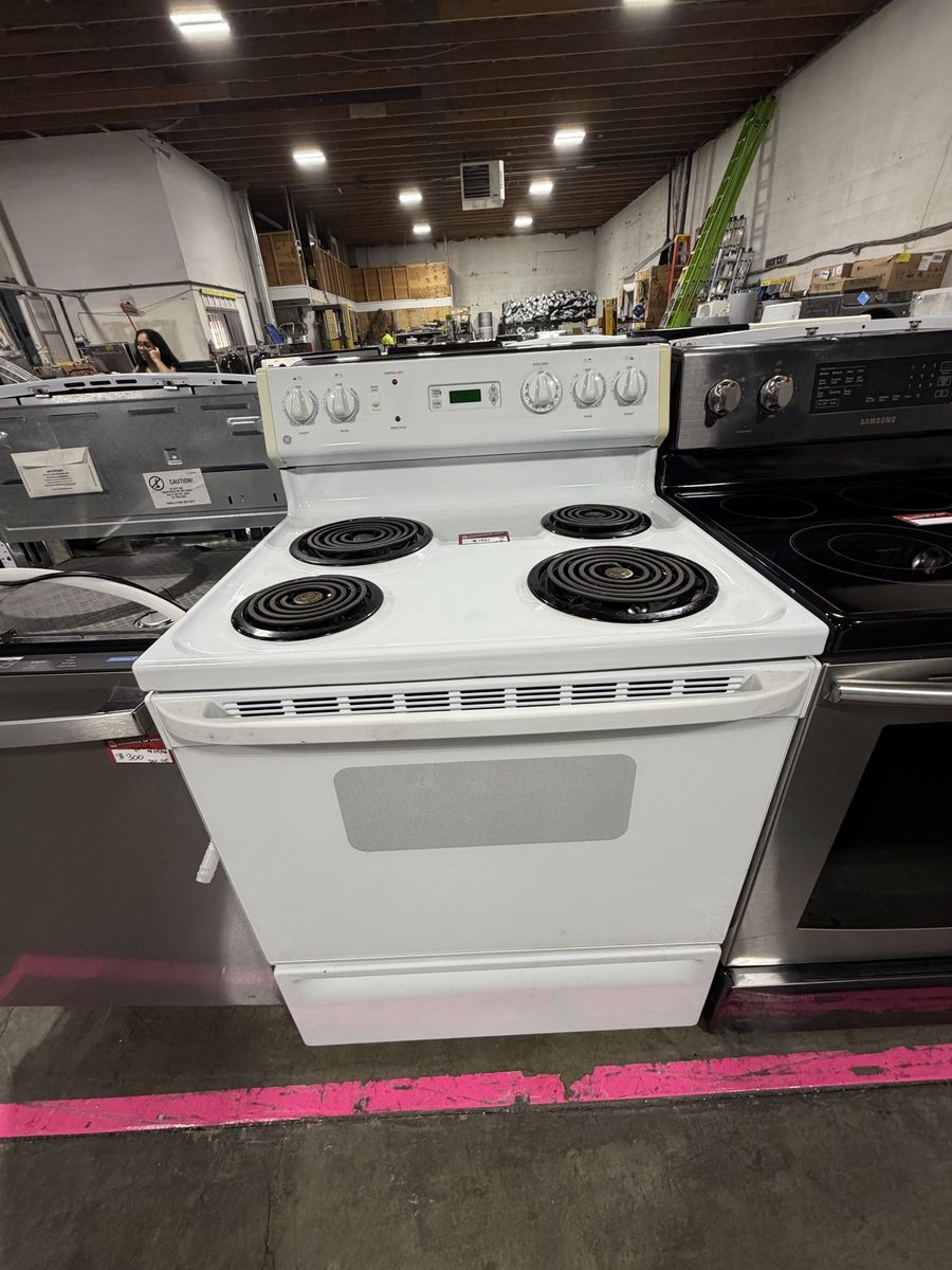 GE White Electric Range Stove with Coil Burners & Digital Display - Used