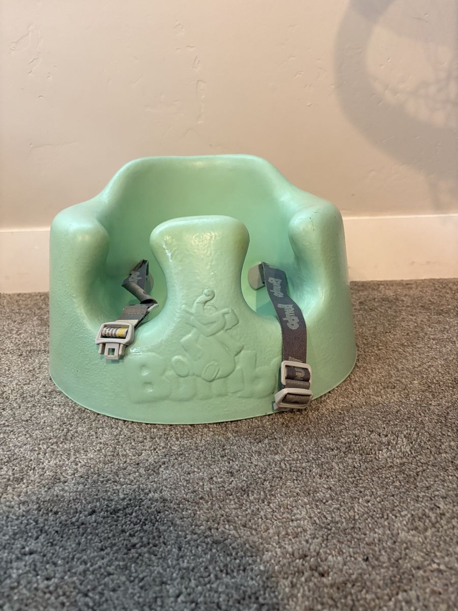 Bumbo Floor Seat – Gently Used & Clean