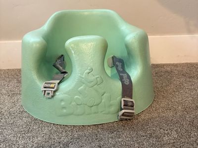 Bumbo Floor Seat – Gently Used & Clean