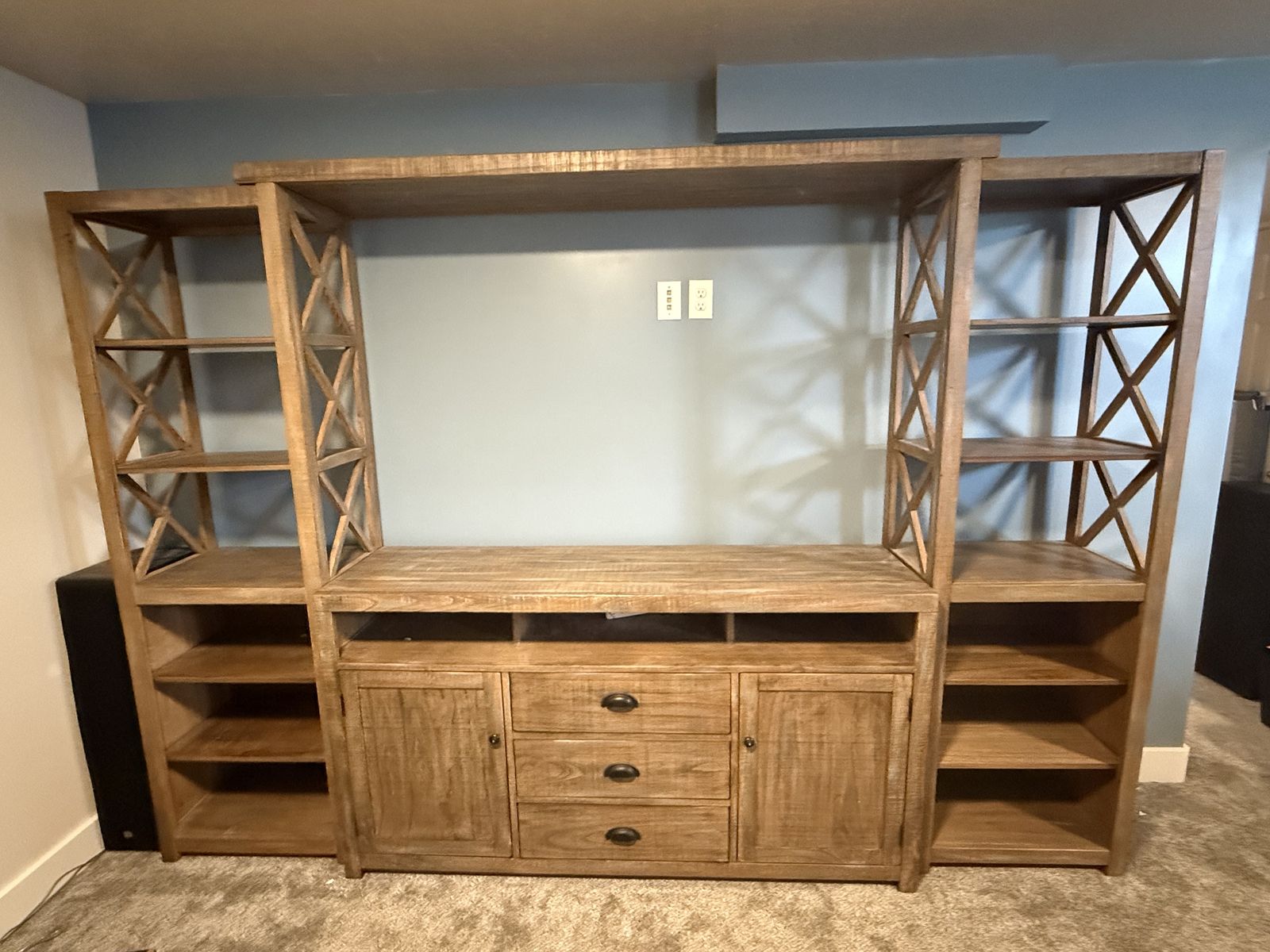 Entertainment center