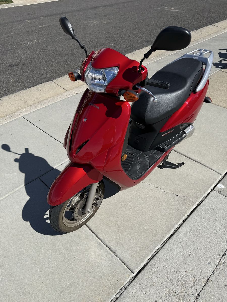 2010 Honda Elite 110 scooter