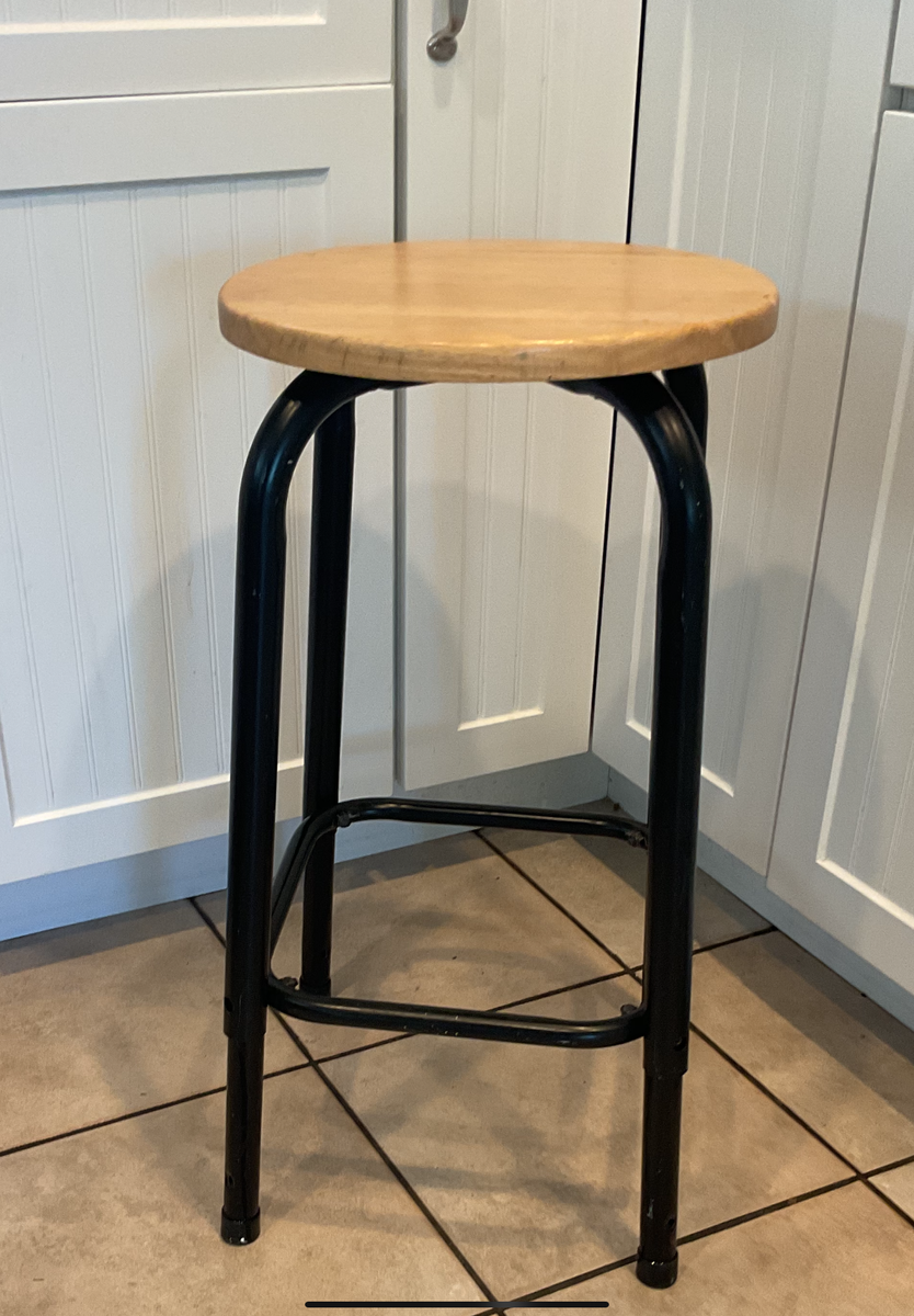 1 Metal / Wood Stool Height Adjustable