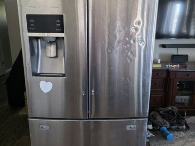 Samsung French Door Refrigerator with Ice Maker & Water Dispenser - Stainless Steel