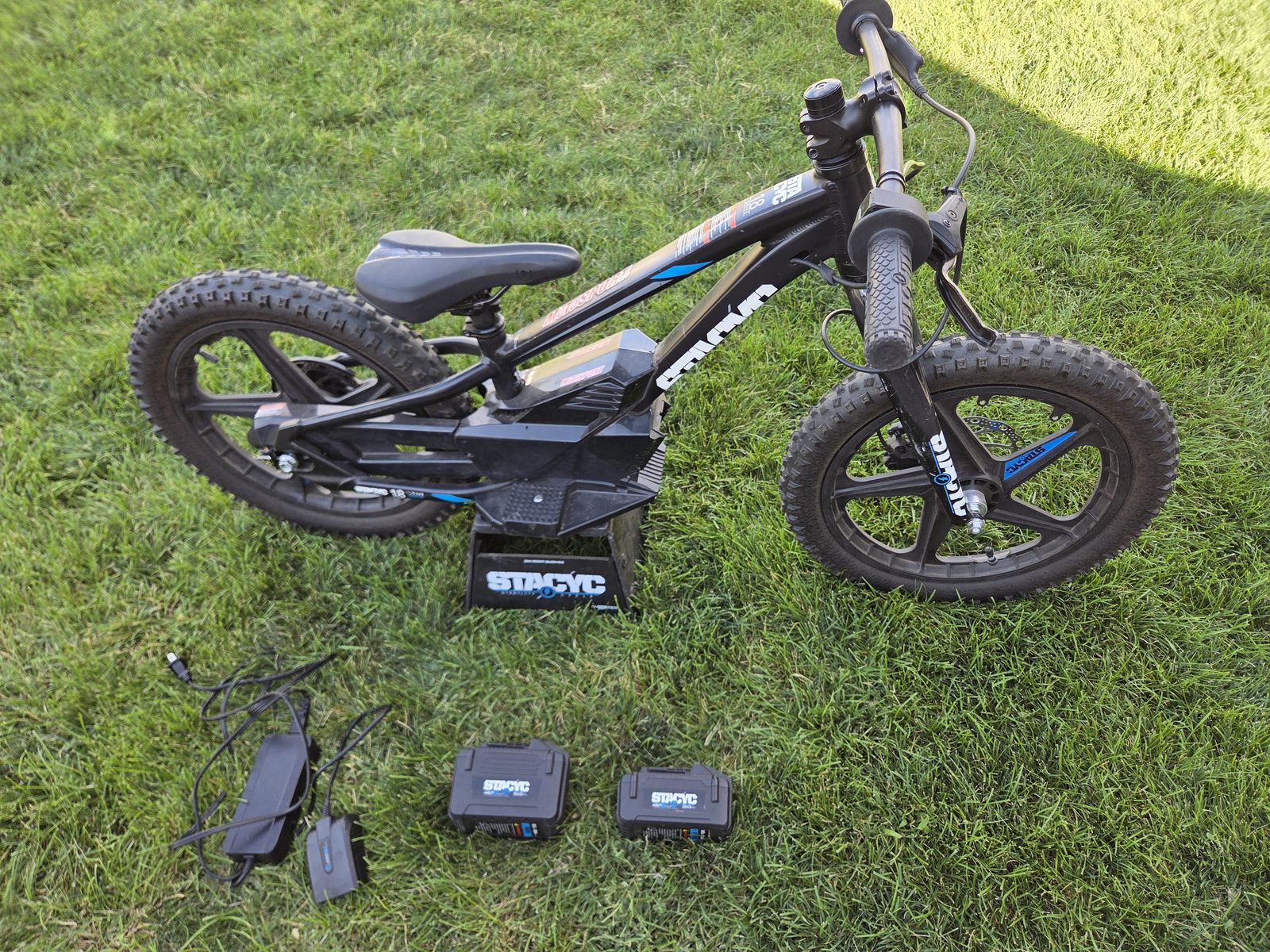 STACYC 18e Drive Electric Balance Bike - Black/Blue 18 Inch Wheels